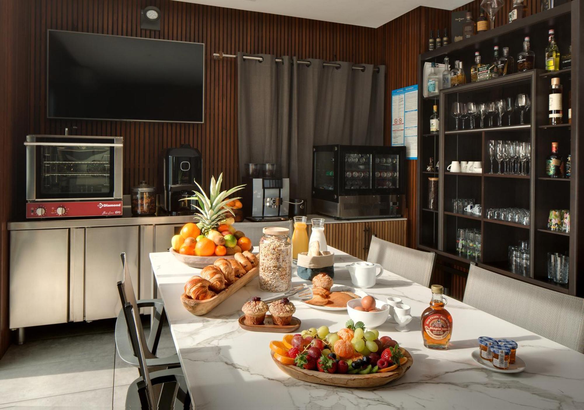 Villa Miramar 弗龙蒂尼昂 外观 照片